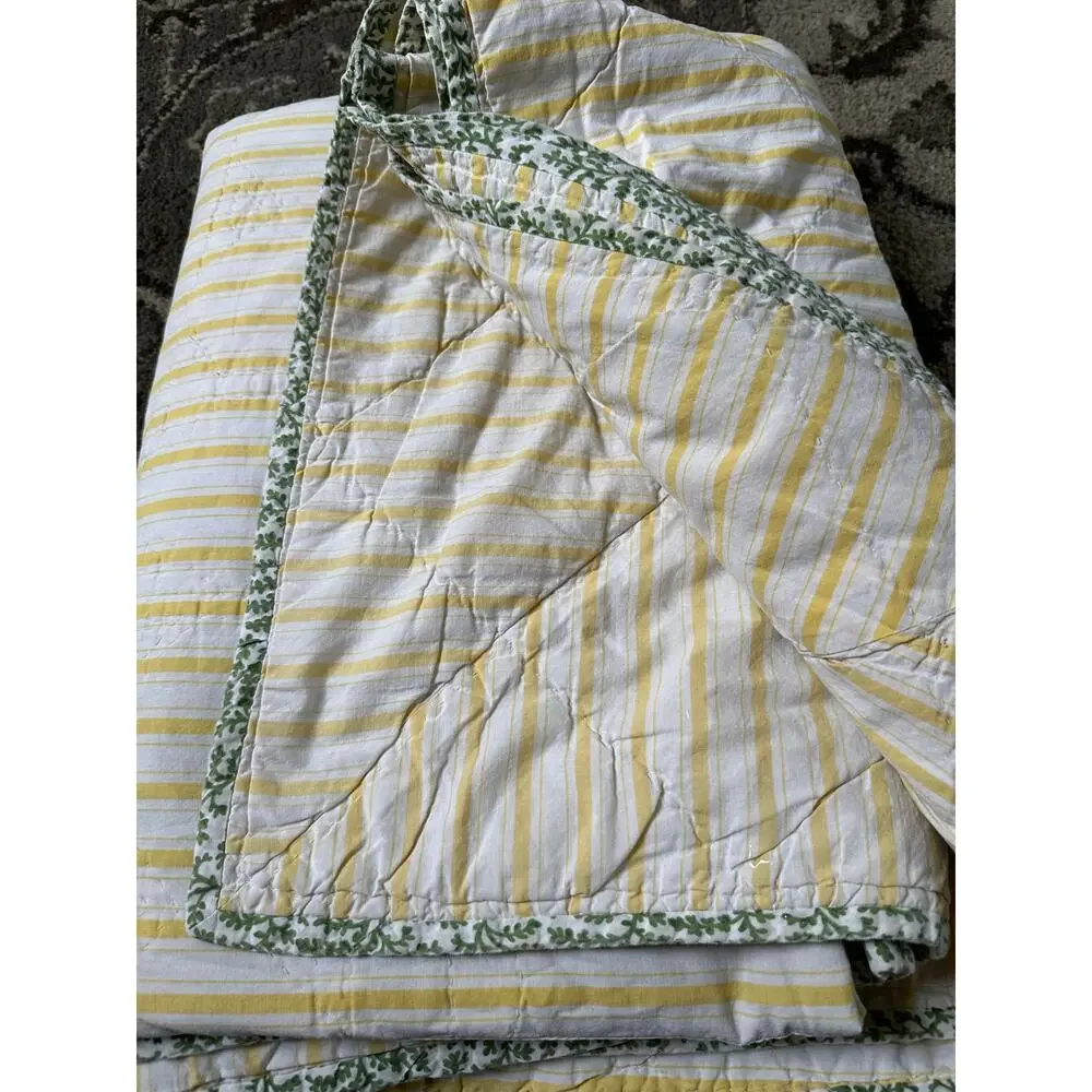 Vintage Quilt bedspread Coverlet Patchwork Botanical reversible white 78x78”